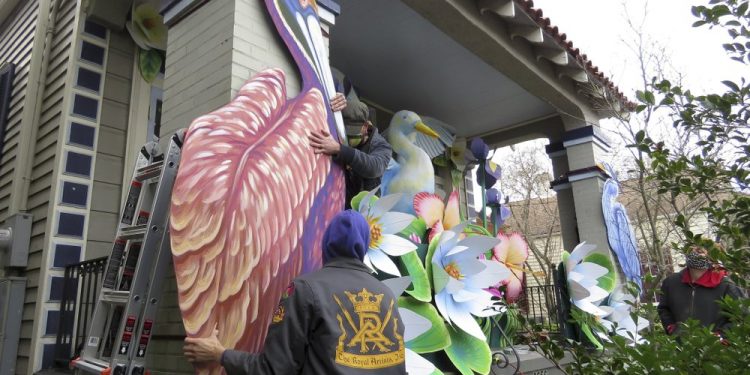 No Mardi Gras parades, so thousands make ‘house floats’