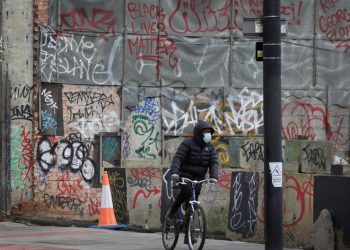 UK Vaccination Drive Expands As Virus Toll Nears 100,000