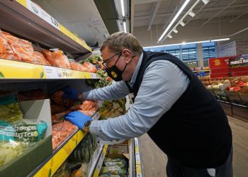 Vaccine delays leave grocery workers feeling expendable