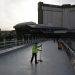 US unemployment claims fall to 779,000 but job cuts grind on