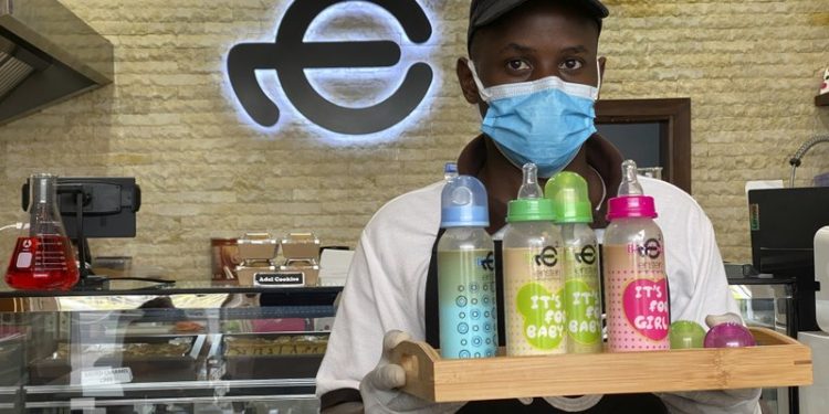 Baby bottle craze sweeps Gulf Arab states, sparks backlash