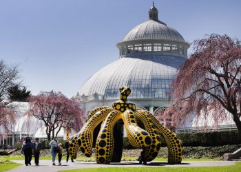 Artist gives nature a `cosmic’ twist in big NY garden show