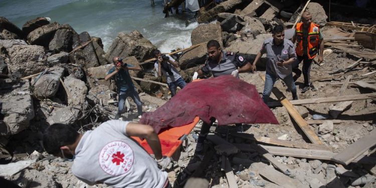 Israeli strikes hit Gaza tunnels as diplomats work for truce