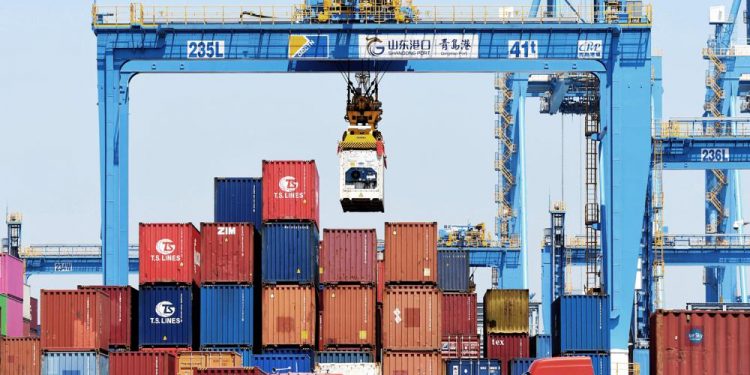 Chinese exports jump, gap with US grows as tensions persist