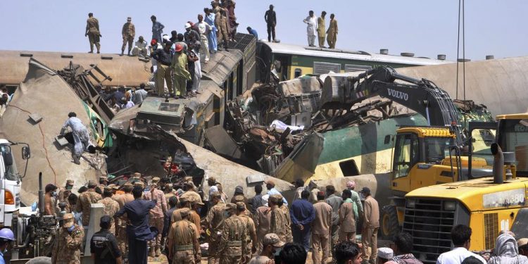 Train barrels into another in Pakistan, killing at least 40