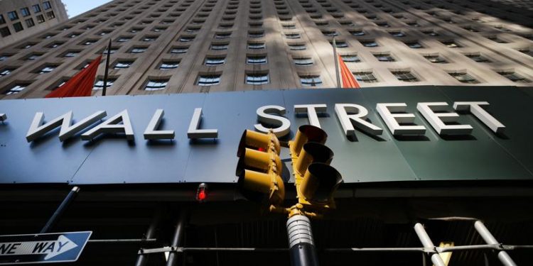 Stocks slip on Wall Street, pulling S&P 500 below recordStocks slip on Wall Street, pulling S&P 500 below record