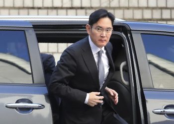 South Korea to release Samsung scion on parole