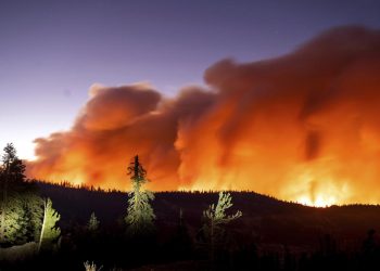 Lake Tahoe threatened by massive fire, more ordered to flee