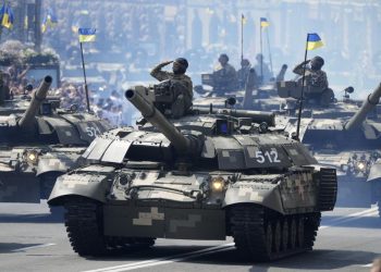 Ukraine leader stresses NATO, EU ties on independence day