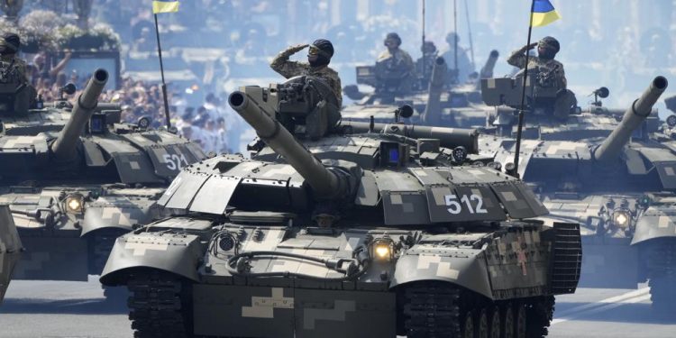 Ukraine leader stresses NATO, EU ties on independence day