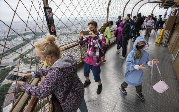 EU to recommend reinstating restrictions on US travelers