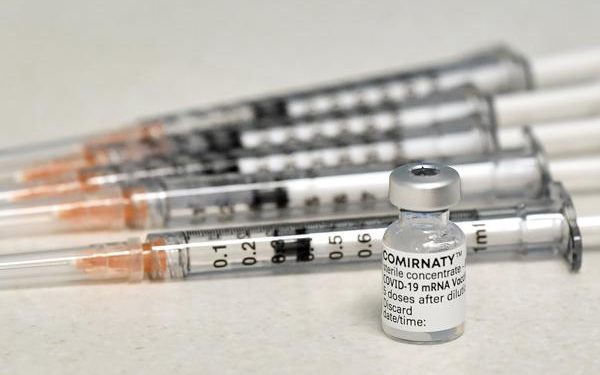 EU regulator evaluating if COVID vaccine booster is needed