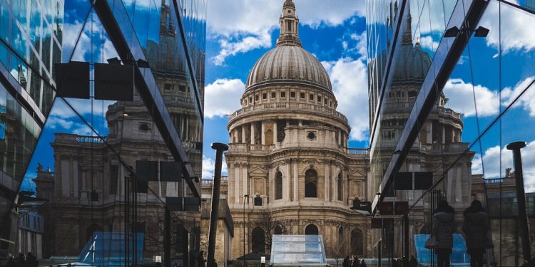 UK says relations with France strong despite sub deal anger