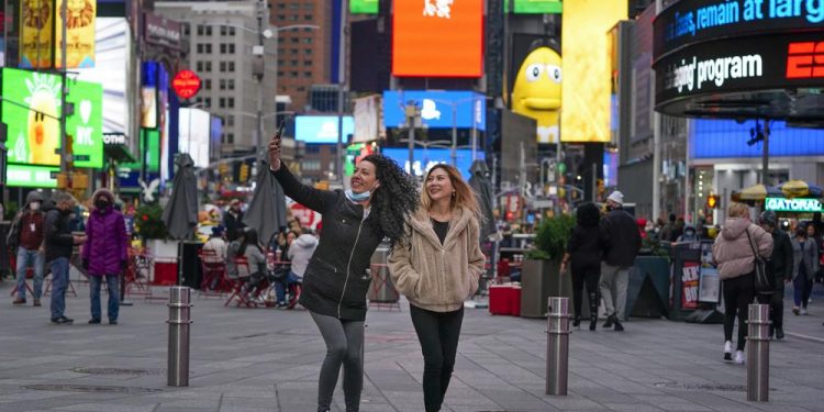 As tourism brightens, Times Square hopes to regain luster