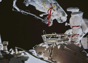 Astronaut conducts first spacewalk by Chinese woman