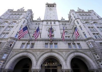 Reports: Trump selling DC hotel to investment firm for $375M