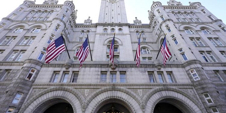 Reports: Trump selling DC hotel to investment firm for $375M