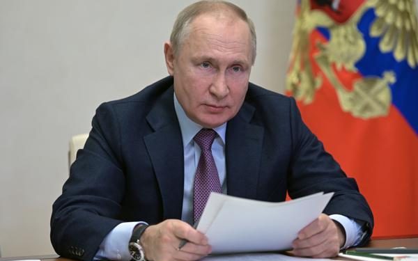 Putin to mull options if West refuses guarantees on Ukraine