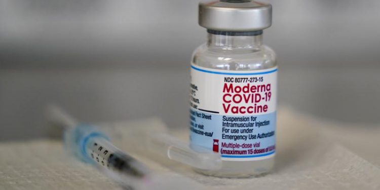 Moderna: Initial booster data shows good results on omicron