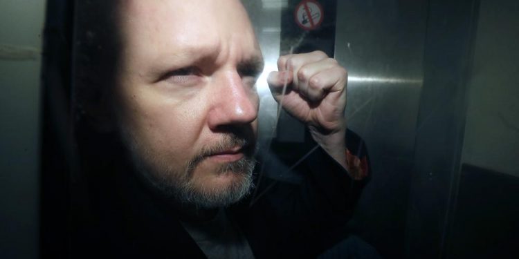 Assange wins first stage in effort to appeal US extradition