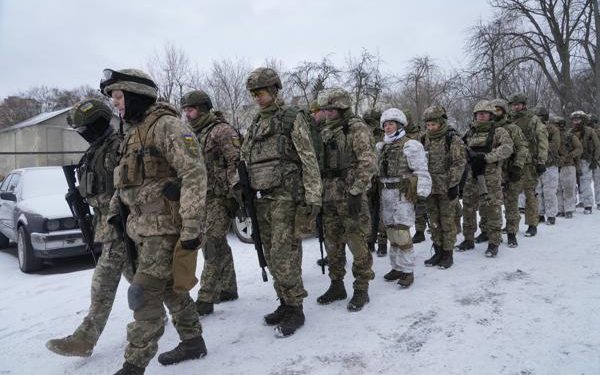 US draws down Ukraine embassy presence as war fears mount