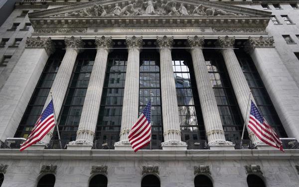 After big 2021, Wall Street starts new year on strong note