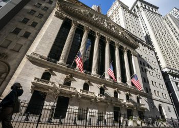 Uncertainty slaps Wall Street, oil up after Russia sanctions