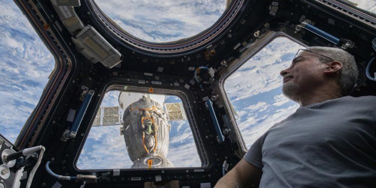 US astronaut to ride Russian spacecraft home during tensions