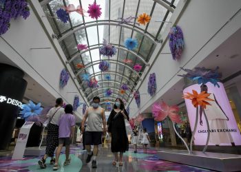 Beijing, Shanghai ease COVID restrictions as outbreaks fade