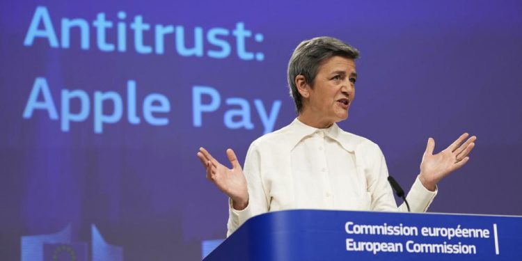 European Union moves forward in antitrust case against Apple