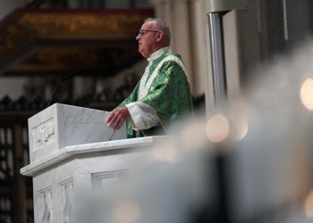 After Roe’s demise, clergy lead faithful in praise, laments