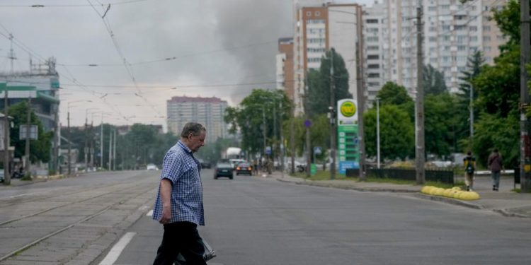 Russia hits Kyiv with missiles; Putin warns West on arms