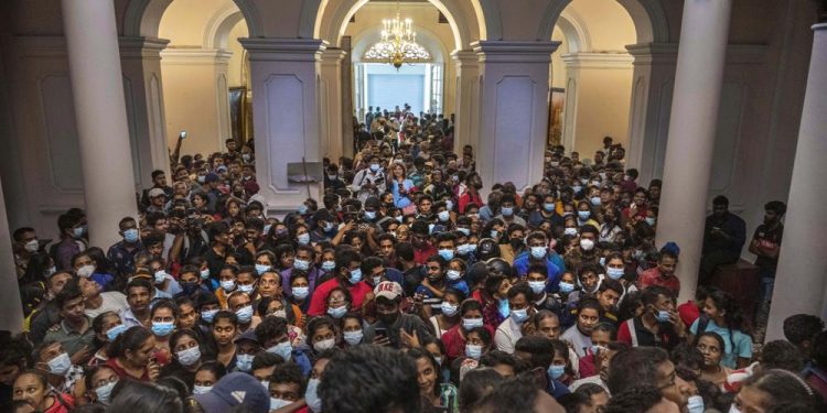 Sri Lanka’s political chaos persists as crisis talks go on