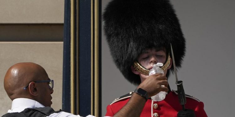 Extreme heat warning goes into effect in UK
