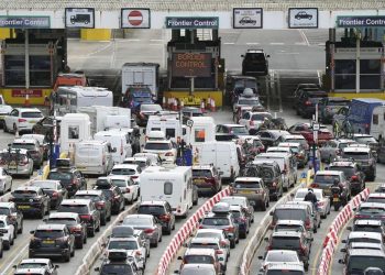 UK blames France as travelers face hours-long port delays
