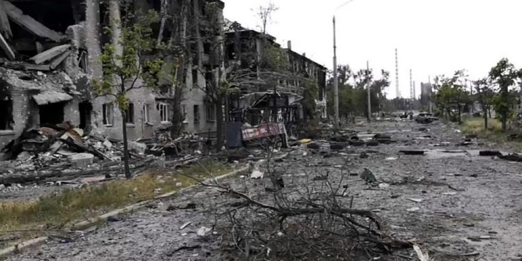 Russia claims control of pivotal eastern Ukrainian province