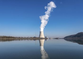 Germany argues over nuclear shutdown amid gas supply worries