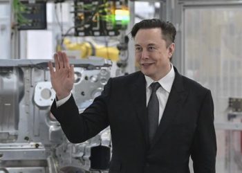 Musk meets pope, uses Twitter to announce the audience