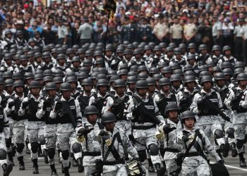 Mexico president to bypass congress to keep army in streets