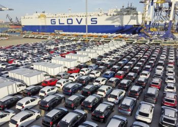 China July exports rise, with trade surplus at record-high