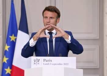 Macron urges French to save energy, seeks 10% drop in use