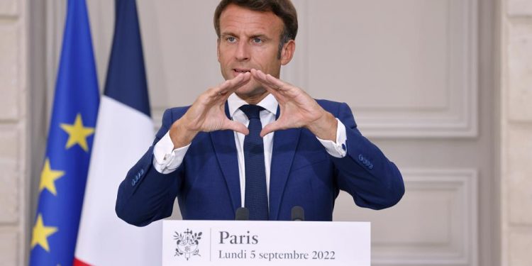 Macron urges French to save energy, seeks 10% drop in use
