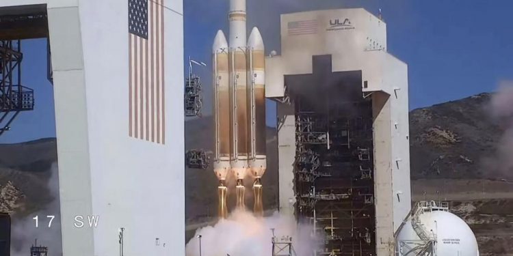 US spy satellite launched into orbit from California