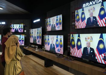 Malaysian PM dissolves Parliament, calls snap polls