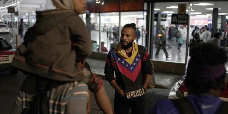 Biden turning to Trump-era rule to expel Venezuelan migrants