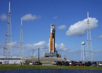 NASA: Moon rocket endured hurricane, set for 1st test flight