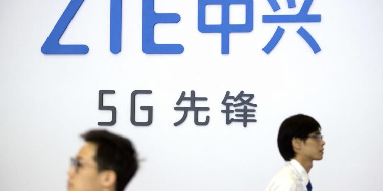 US FCC bans sales, import of Chinese tech from Huawei, ZTE