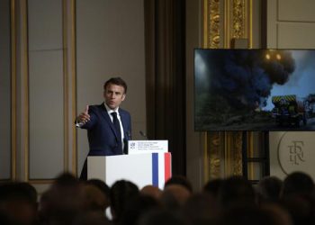 Macron welcomes French questions on climate ahead of COP27
