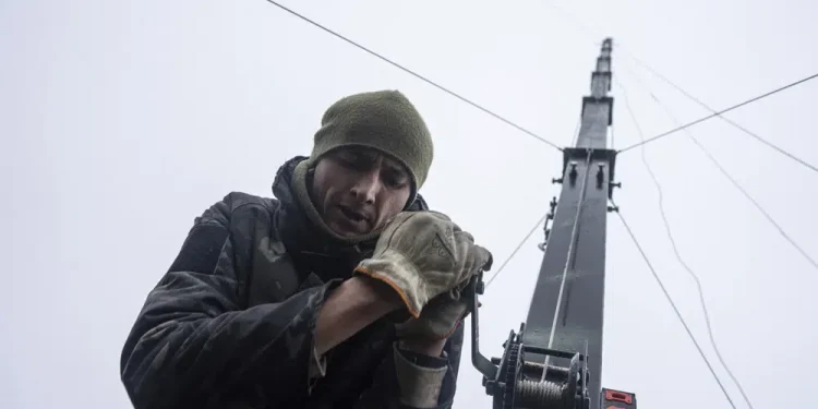 Putin claims Moscow ready for Ukraine talks as attacks go on