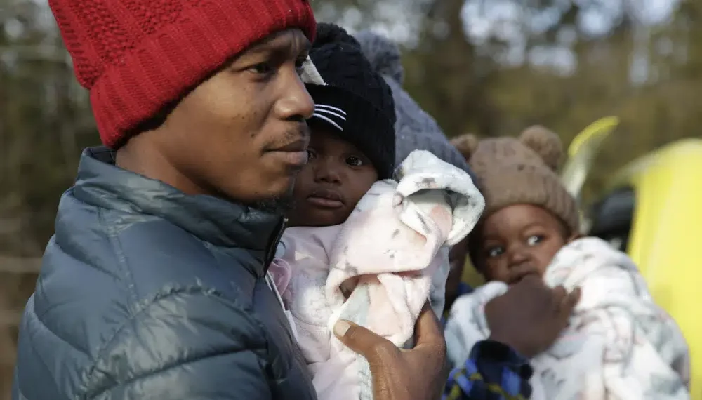 US, Canada end loophole that let asylum-seekers cross border